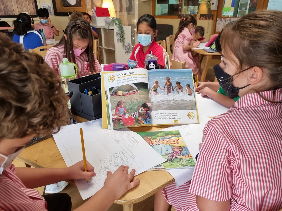 DESSyear2's tweet photo. #DESSYear2Red have been using different sources to research the change in climate throughout the seasons 🍂 ☀️ ❄️ 🌼 @DESSsocials https://t.co/LOwFMYhEuV