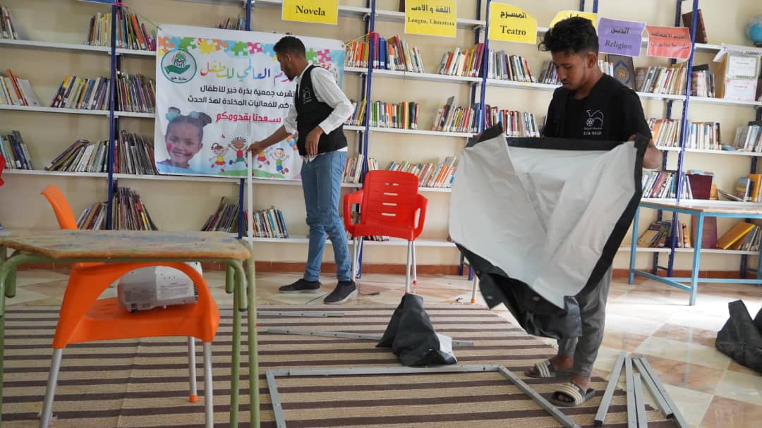 FiSahara's tweet image. #BreakingTheSilence 🇪🇭
@EFA_Rasd students continue their screening tour of the refugee camps. On this occasion, at the @bubisher  library in the Ausserd camp, bringing culture and leisure to the little ones.
#WesternSahara