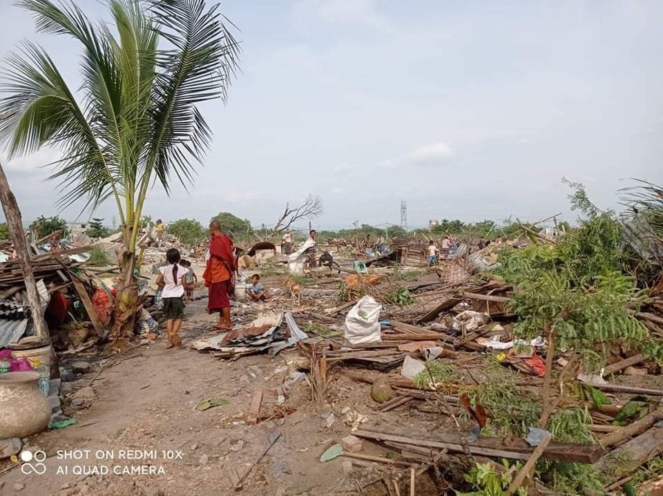 Thihanyi2's tweet photo. As of Jun 10th, SAC troops demolished over 300 civilian houses in PyikyitaKhon tsp, Mandalay division on pretext of being government grant-land squatters. #2022Jun14Coup #WhatsHappeningInMyanmar https://t.co/z8muUBYWFi