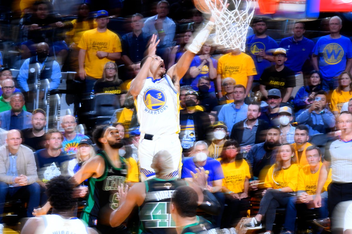 NBA's tweet photo. Warriors in motion ⚡

Game 6: Thu. 9pm/et on ABC https://t.co/3mrzS82xia