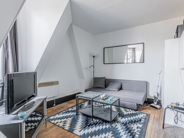 Nouveau: Studio rue Berteaux Dumas: pvt.fm/p/B9157FABF846