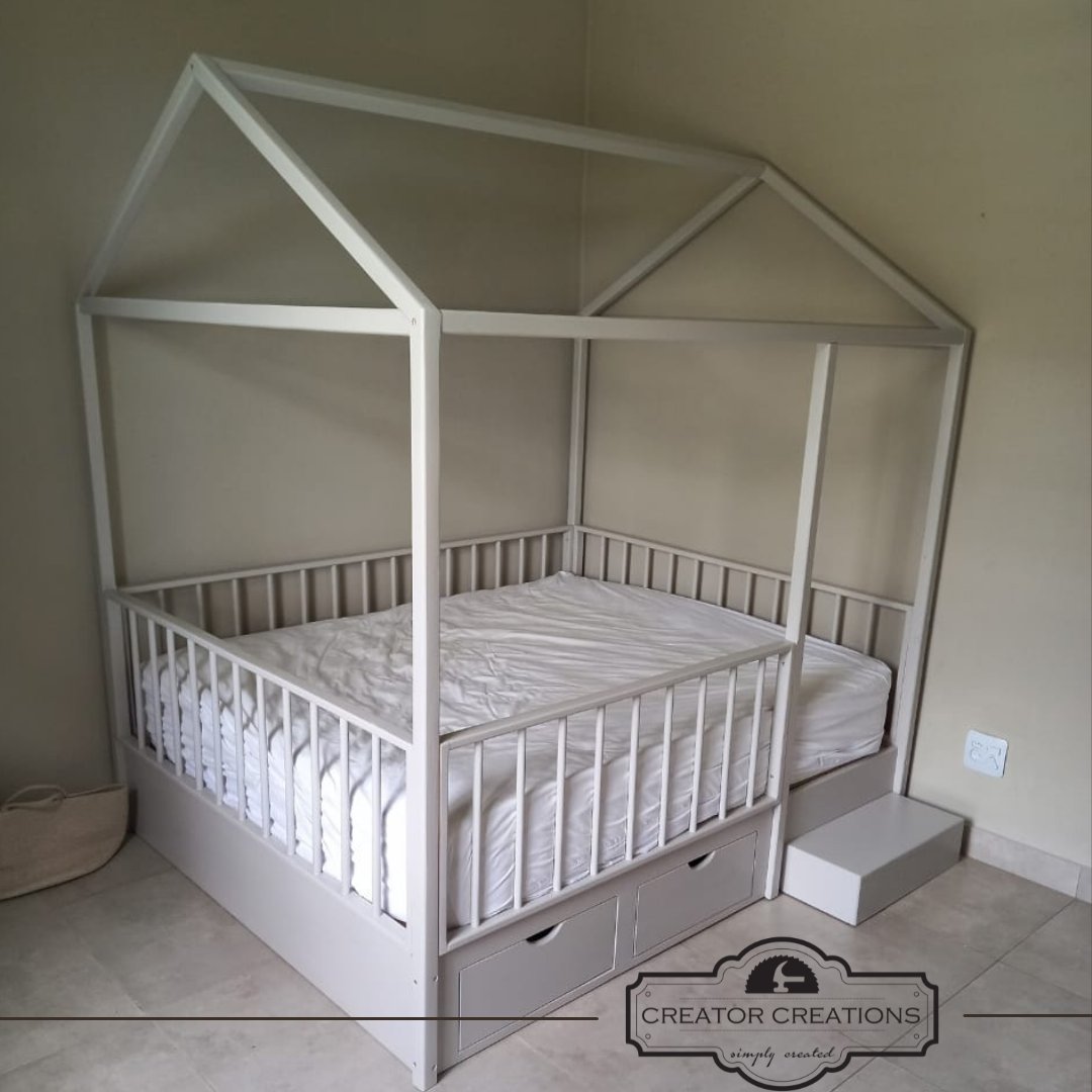 CreatorCreate's tweet image. Thanks to Marise Schutte for ordering a custom bed for your daughter! 

Elite House Bed | Queen Bed | With Railings
creatorcreations.com/product/elite-…
 +27 82 9288 633 | create@creatorcreations.com | creatorcreations.com 

#CreatorCreationsCustomFurniture
#CustomFurnitureWhiteRiver