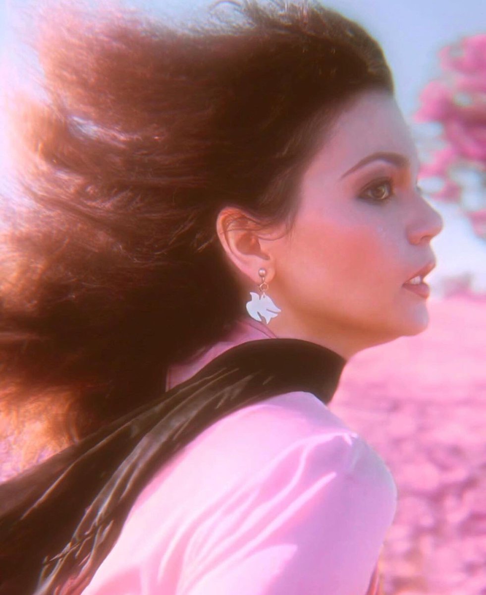 bluejeandergi's tweet photo. #katebush https://t.co/oRLAYaeoql