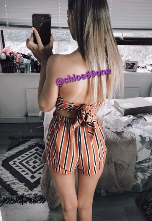 Chloe69one's tweet photo. Morning boys #cocktribute #wanktribute #cumtribute #wank #teengirl #teenslut #teen #youngslut #Younggirl #Blonde #Blondehair #Blondeslut #PoshTotty #longlegs #heels #highheels #morning #Hi #hello #slut https://t.co/ZWqqyEBMBG