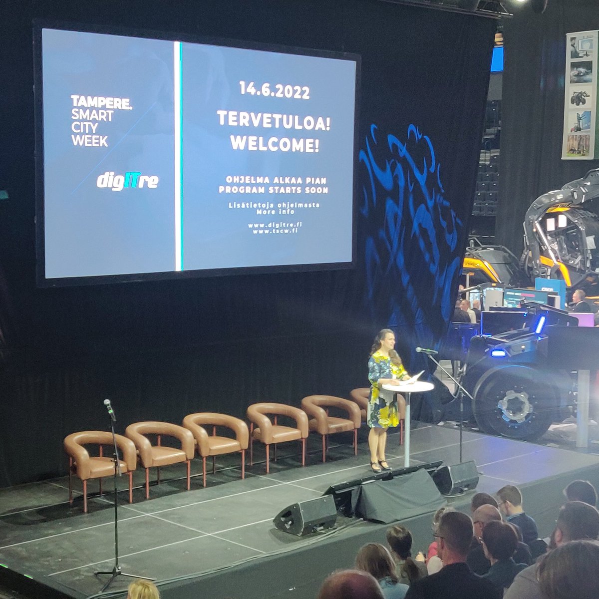 AlexGyllen's tweet photo. @SmartTampere opening speech @IkonenAK 👏
@nokiaarena here we go!
@Vedia_fi
#nokiaarena #digitre https://t.co/hrgTO11ckI