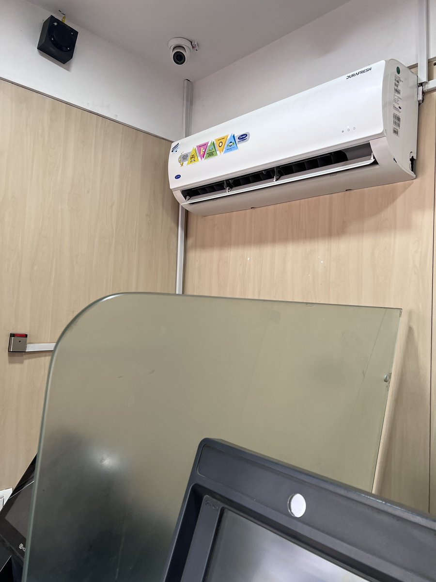 HDFC bank , court road branch , Amritsar,  Ac’s of ATMs are on Autocut , they work till 8:30 AM in the morning and shut after that . Supposedly HDFC is India’s no. 1 bank with this kind of service . <a href="/HDFC_Bank/">HDFC Bank</a> <a href="/HDFCBank_Cares/">HDFC Bank Cares</a> <a href="/HDFCBankNews/">HDFC Bank News</a>