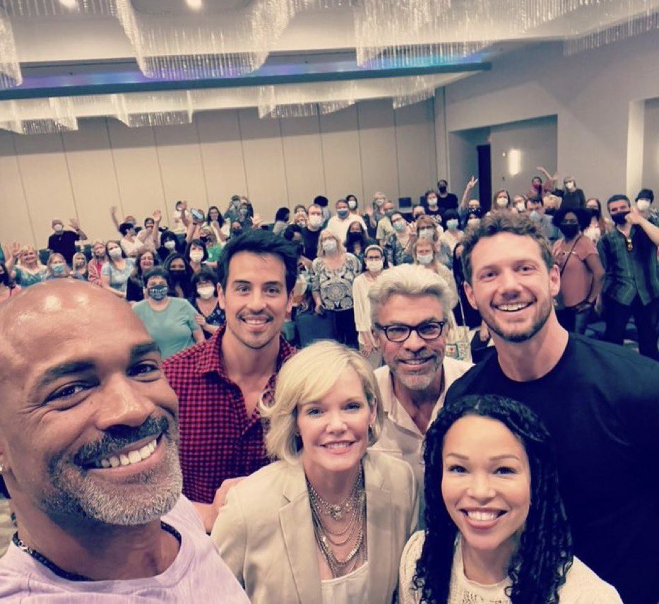 ragdaht's tweet photo. Aren’t they looking lovely. Isn’t it great to be included in a picture like this so join them in on the fun. #GHFantasy #GeneralHospital #MauraWest #DonnellTurner #BrookKerr #marcusColoma #JohnnyWactor https://t.co/OABeNjlYIP