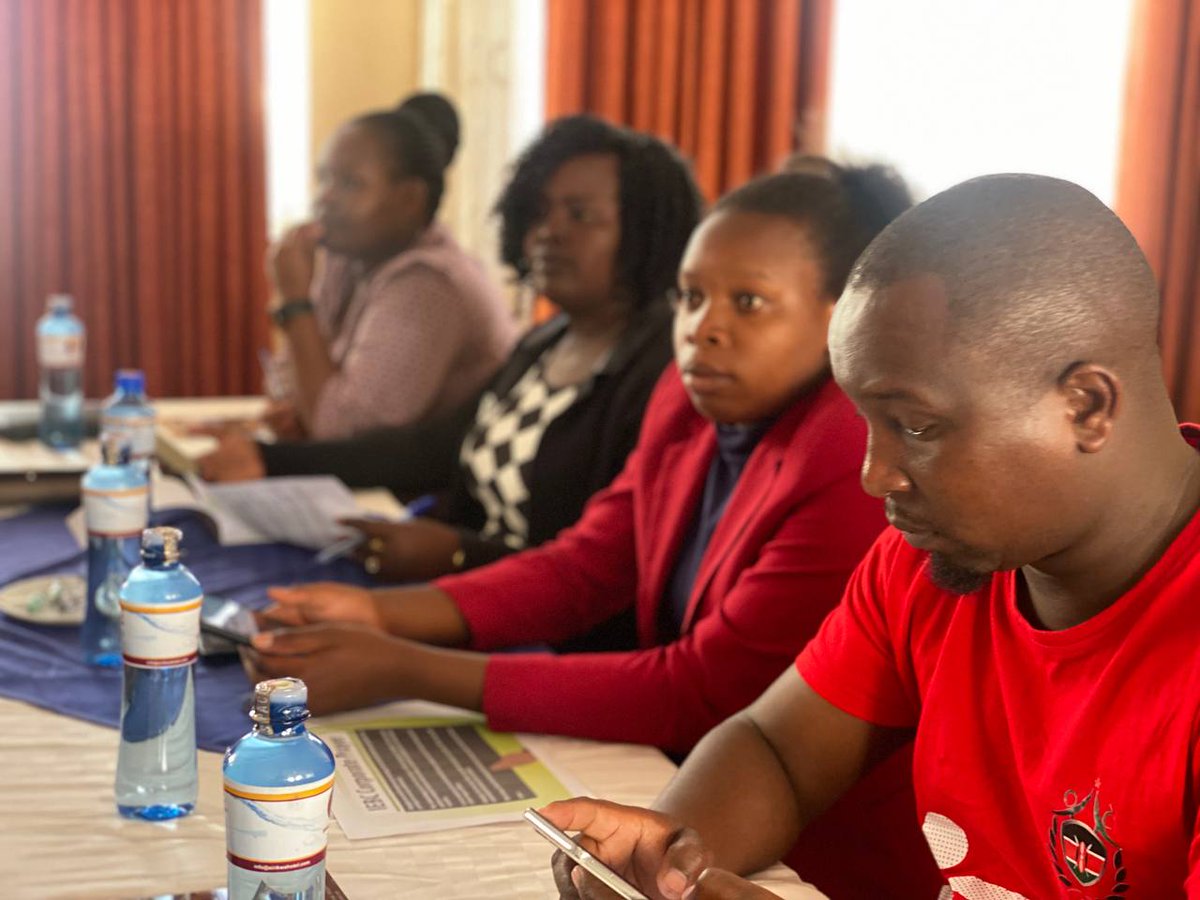 GreenArmyKenya's tweet photo. In the spirit of promoting youth participation in the electoral process.

@IEBCKenya with support from @UNDPKenya is raising awareness of electoral processes &amp; building electoral knowledge amongst young people &amp; increasing their participation in the #GE2022.

#MappingKenyaGreen https://t.co/QFZmwLEqDj