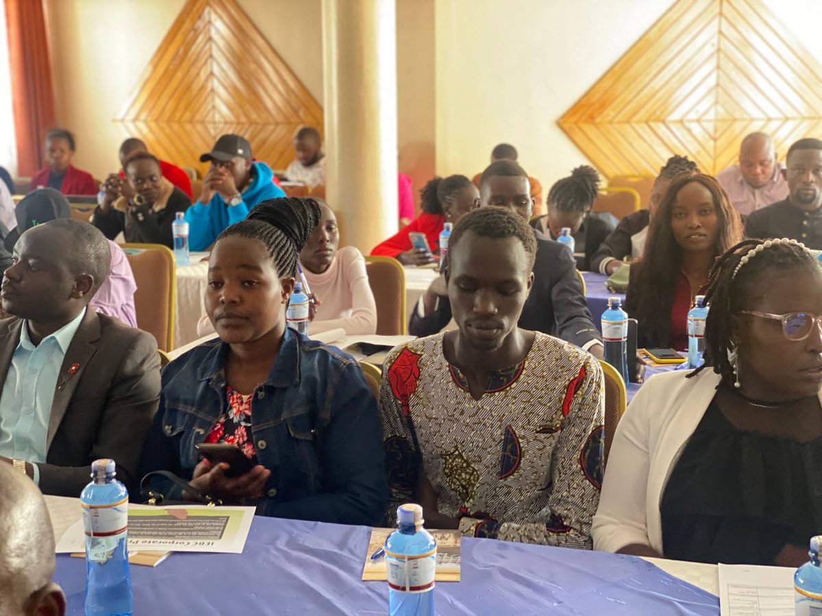 GreenArmyKenya's tweet photo. In the spirit of promoting youth participation in the electoral process.

@IEBCKenya with support from @UNDPKenya is raising awareness of electoral processes &amp; building electoral knowledge amongst young people &amp; increasing their participation in the #GE2022.

#MappingKenyaGreen https://t.co/QFZmwLEqDj