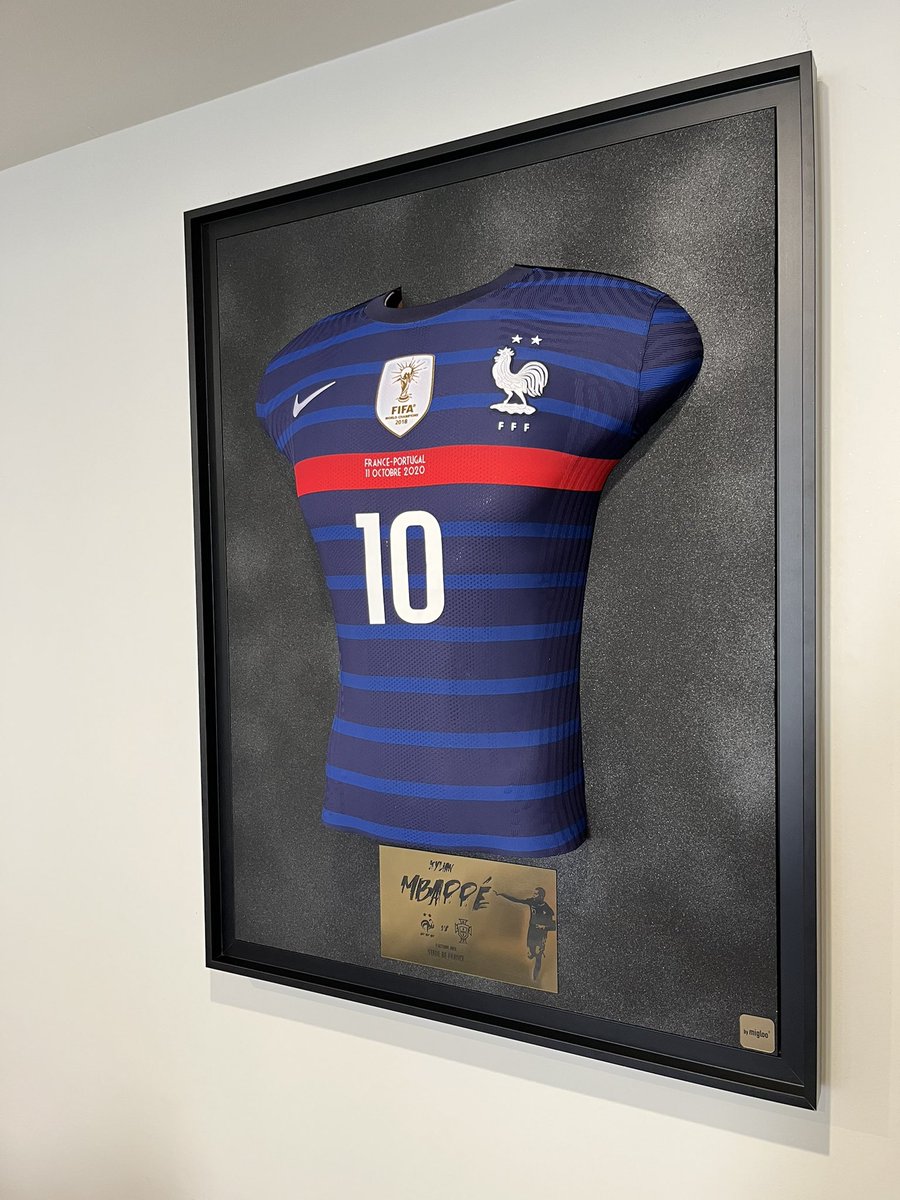 bymigloo's tweet photo. Premier au monde à avoir créé et développé cette méthode d’encadrement , je resterai à jamais l’original, l’authentique !
The Frame #bymigloo
Voici mon petit dernier …
Monsieur @KMbappe !
#sport #jersey #theframe #football
@FFF @RMCsport @gilbertbrisbois @DanielRiolo https://t.co/3F4fSBUEY3