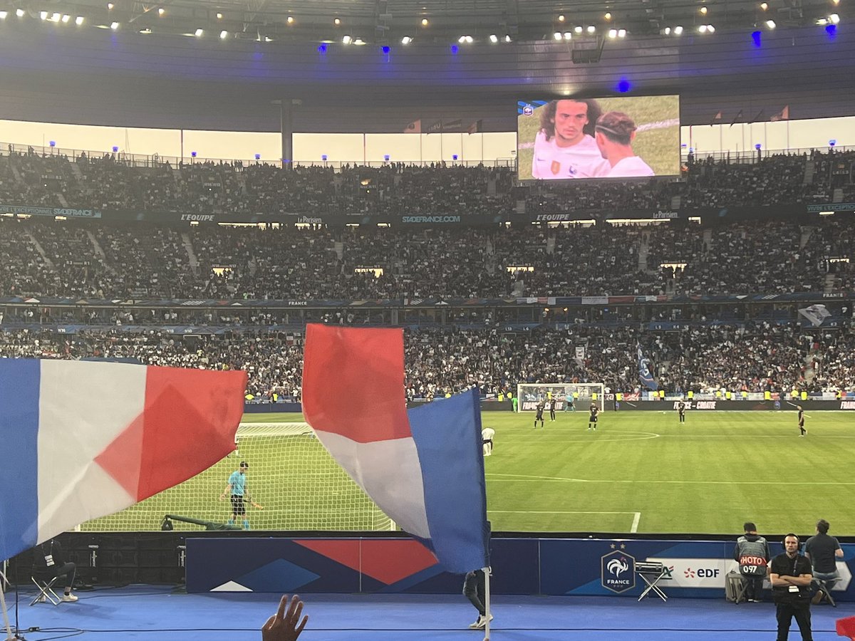 Channelle_Run's tweet photo. Le résultat n’était pas au rendez-vous hier soir mais ça faisait du bien d’être de retour au @StadeFrance 🇫🇷⚽️ https://t.co/9iudOcJgKd