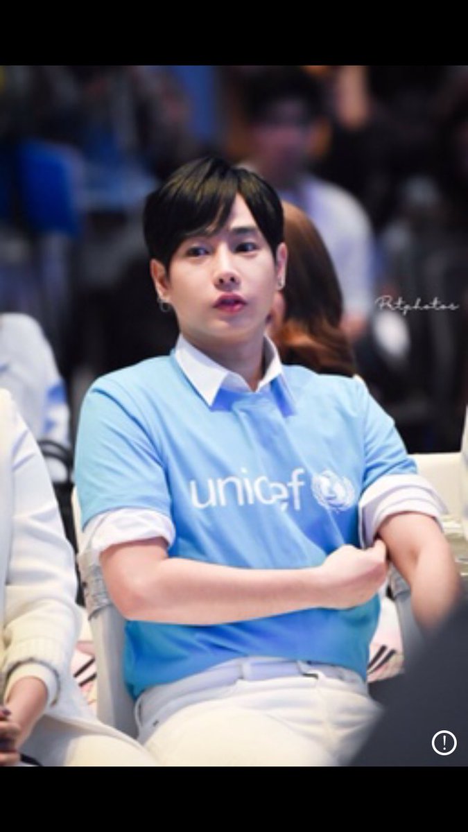 chalermsri14's tweet photo. @Ch7HD 💙💙💙 
@peckpalit  
#BlueCarpetShow 
#UNICEFThailand 
#สร้างสุขเติมฝัน 
#Ch7HD 
#เป๊กผลิตโชค 
#PeckPaLitChoke https://t.co/HnCkzAO3fy
