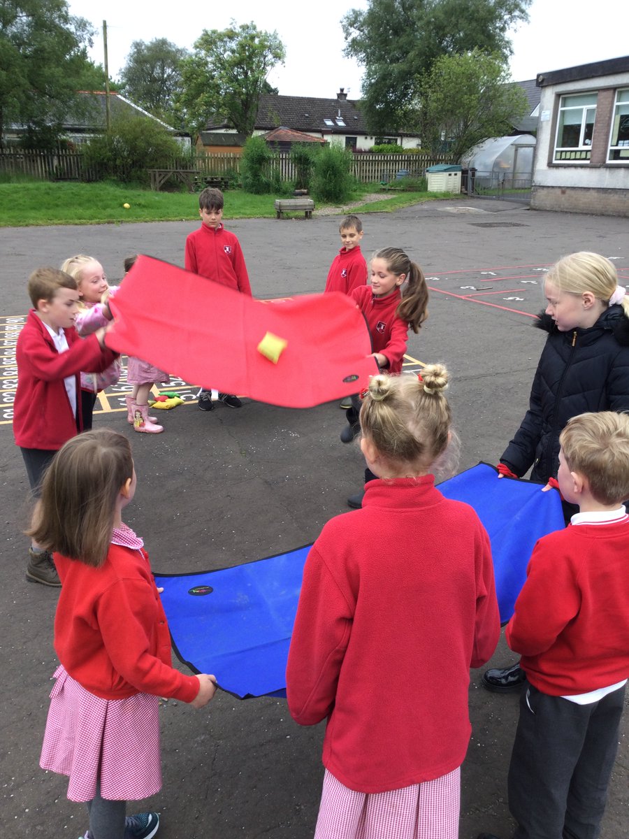 UplawmoorPS's tweet image. Uplawmoor Primary’s whole school science day is well under way! These pupils have been having great fun thinking about the importance of “wildlife corridors” to help animals move safely and easily between habitats. 🐝🦋🐞#GreatSciShare #ERCSTEM