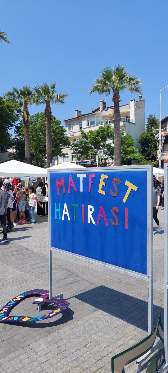 murselmtal1's tweet photo. "Mudanya Matfest" projesi kapsamında düzenlenen Matematik festivalini ziyaret ettik.
#matfest 
@bursailmem16 @serkangur_bursa @MudanyaMem @suattopal19 @dursunalimehmet @adkes29 @CengizAKBULUT23 https://t.co/ulqrSU9xPw