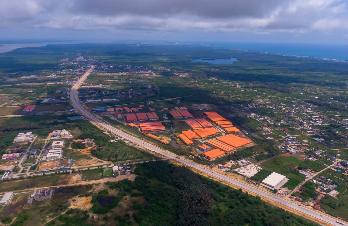 ONGOING LEGACY PROJECT: THE ETI-OSA-LEKKI-EPE EXPRESSWAY MASSIVE CONCRETE ROAD PROJECT (Eleko Junction to EPE) construction by the Administration of Governor Babajide Sanwo-Olu (<a href="/jidesanwoolu/">Babajide Sanwo-Olu</a>). 

#SanwoLeekansi 
#SanwoAgain 
#ForAGreaterLagos