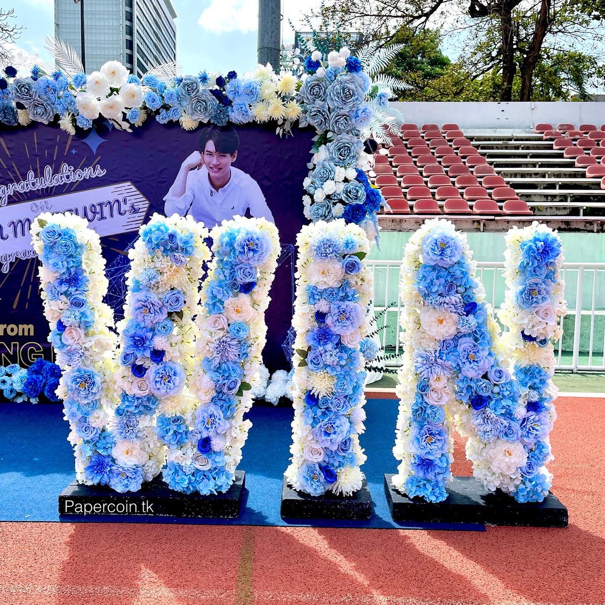 Papercointk's tweet photo. Win Metawin Graduation day 👨🏻🎓
@winmetawin
Thanks for support Hongkong fans
Money use 40,000 baht
Line : @papercoin.tk (with @)
#wingraduationday #winmetawin #papercointk #moneycake #moneybouquet https://t.co/xb4yjcTYXe