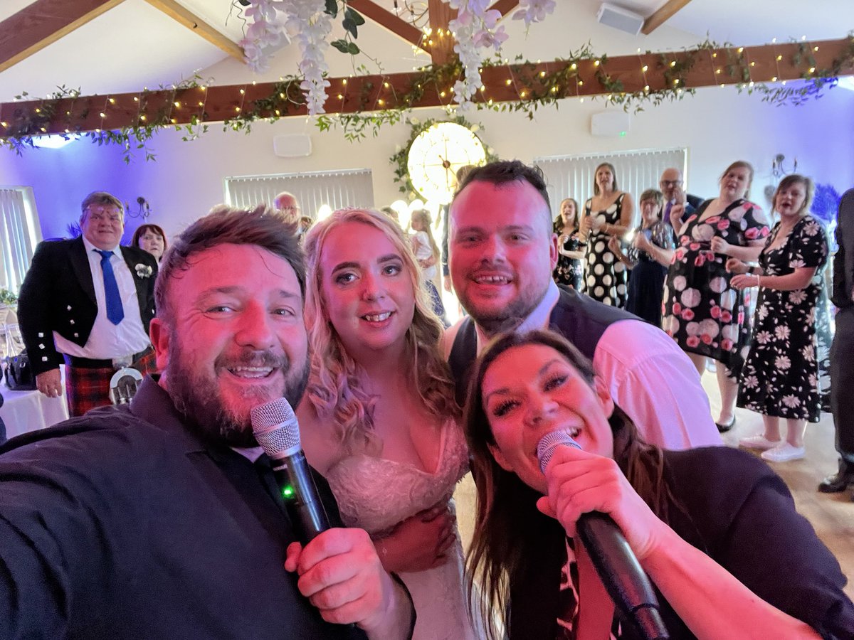 Waitersurprise's tweet photo. So many weddings so many surprises #waitersurprise #singingwaiters #weddingvibes #wedding https://t.co/361oGDtpvB
