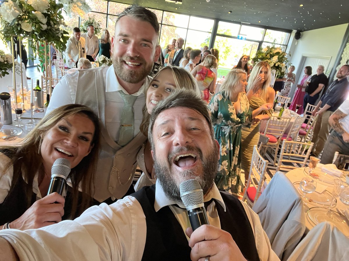 Waitersurprise's tweet photo. So many weddings so many surprises #waitersurprise #singingwaiters #weddingvibes #wedding https://t.co/361oGDtpvB