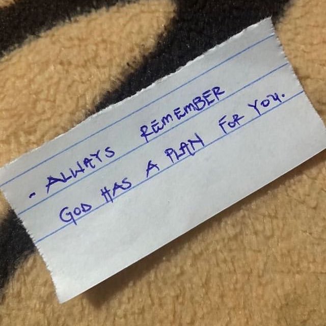 iam49beatz_'s tweet image. Retweet if you believe God has a plan for you.