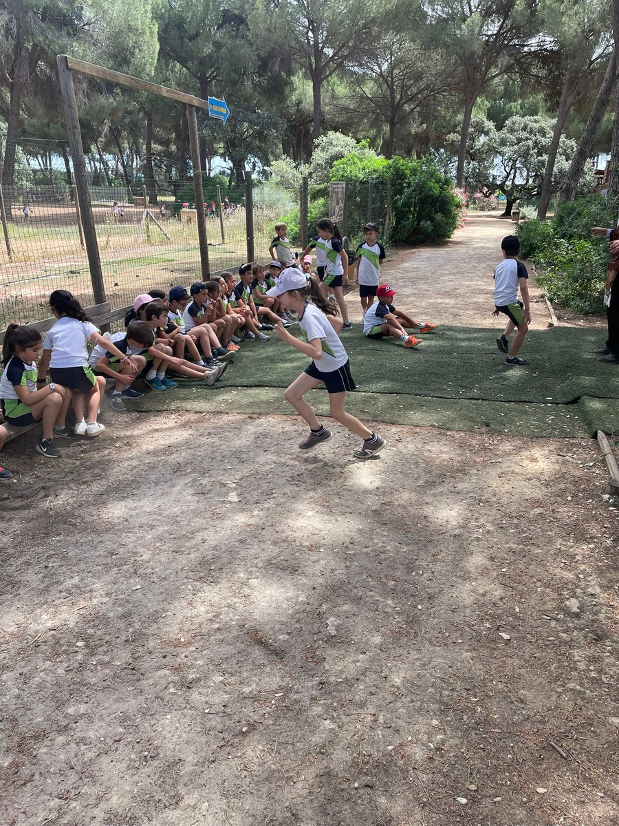 cs_hermenegildo's tweet photo. El primer ciclo de primaria hemos visitado el centro de Naturaleza La Juliana.
Por un día, hemos sido indios y hemos podido conocer su cultura a través de juegos y actividades en el medio natural.
#colegiosanhermenegildo #hayunhermanoenmí #primaria https://t.co/OvHwqlwt2k