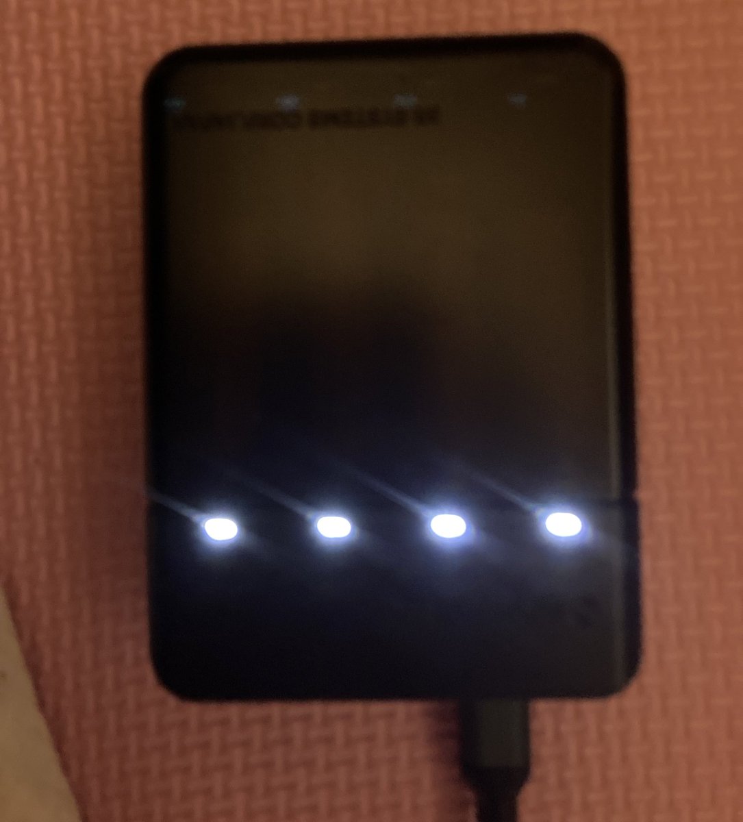 _yu_neco_gori's tweet photo. これ1台で電池の充電も、そしてその電池を使ってスマホの充電もできるめっちゃ素敵な充電器買った🥺
#enevolt 
#楽天スーパーセール https://t.co/IdTk8WiQjV