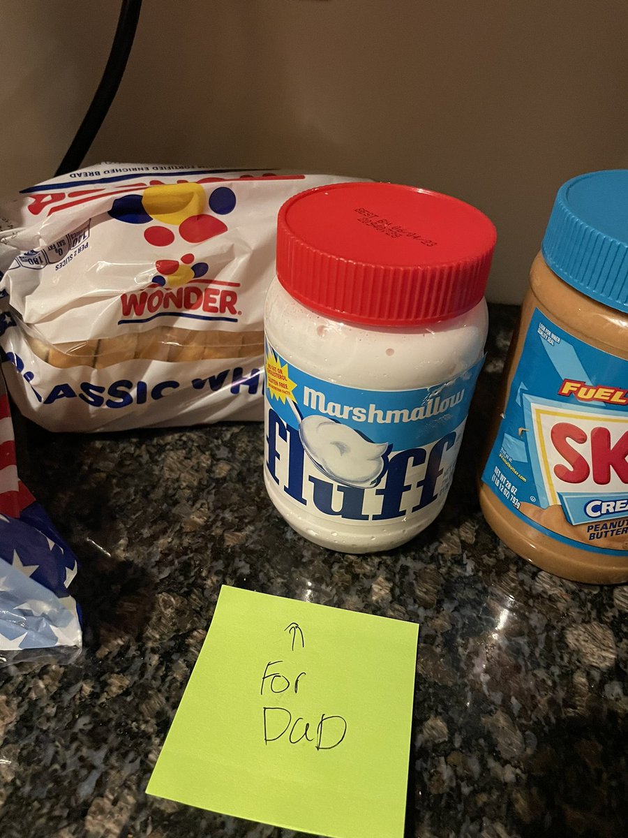 Chris__Merritt's tweet image. Coming home to this at 2am after a shift? 

Now that’s love. 

#fluffernutter