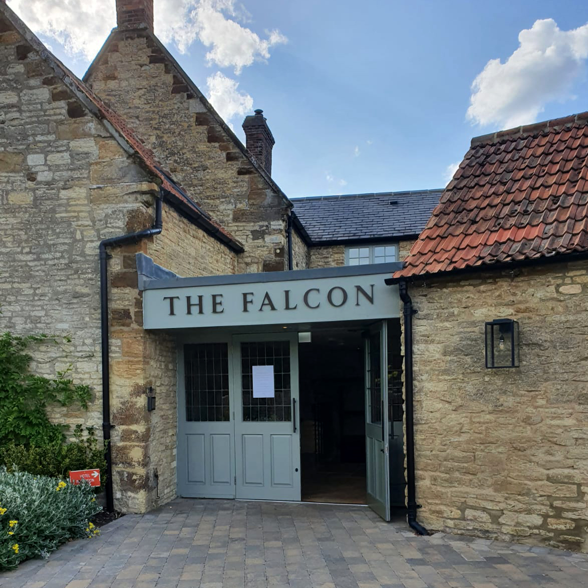 Creativelegals2's tweet photo. It was such an honour to attend the awesome event hosted by Lord and Lady Northampton at the Falcon Hotel, Castle Ashby, recently, together with a panel of other distinguished guests. #CreativeLegals #JulieCondliffe https://t.co/BBzv36y9Xi