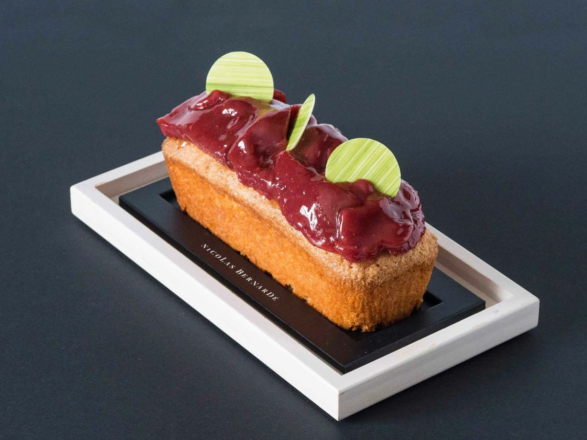 🍋🍓🌱Inspiré par les saveurs du maquis ayant pris leur temps pour s’épanouir au soleil, le cake Sieste au maquis citron, fraise &amp; verveine réveillera vos papilles en douceur. Belle semaine à vous !

nicolas-bernarde.com/folies-de-la-s…

#GâteauxDeVoyages #Citron #Fraise #Verveine