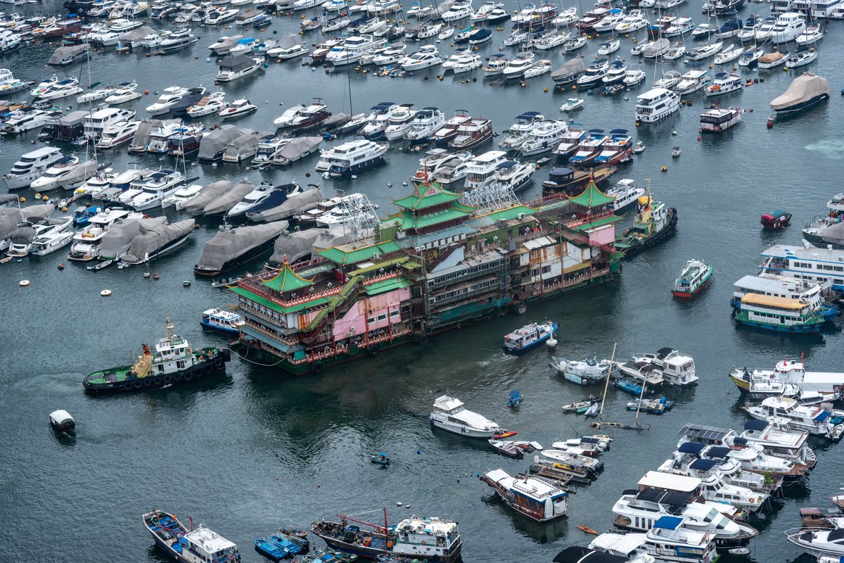 stefanirvine's tweet photo. Farewell as Jumbo Floating Restaurant is towed out of Aberdeen Typhoon Shelter after going out of business. #jumbofloatingrestaurant #jumbo #jumbokingdom https://t.co/2Z7Bm1X385
