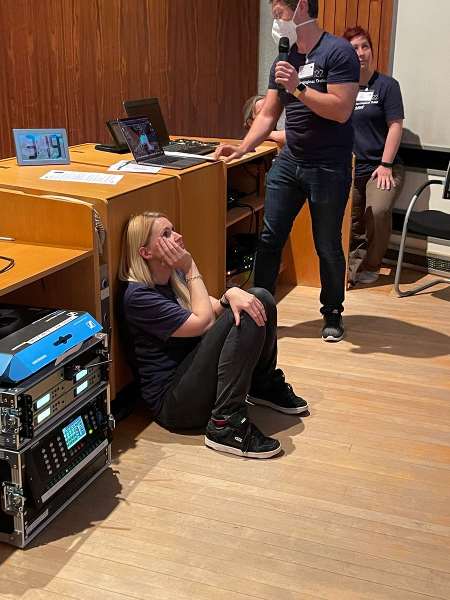 EsperanzaCuart1's tweet image. #VisMetHack behind the scenes

@beckyhemingway9 @VuckoMilana @EduardRosert finalising the technical bits for the Show&amp;amp;Tell 🗣@ECMWF 

The #hackathon held @ECMWF last weekend brought together 35 participants into 9 diverse teams 

#Diversity + #Hardwork = 🙌🏻#Datavisualization  👁