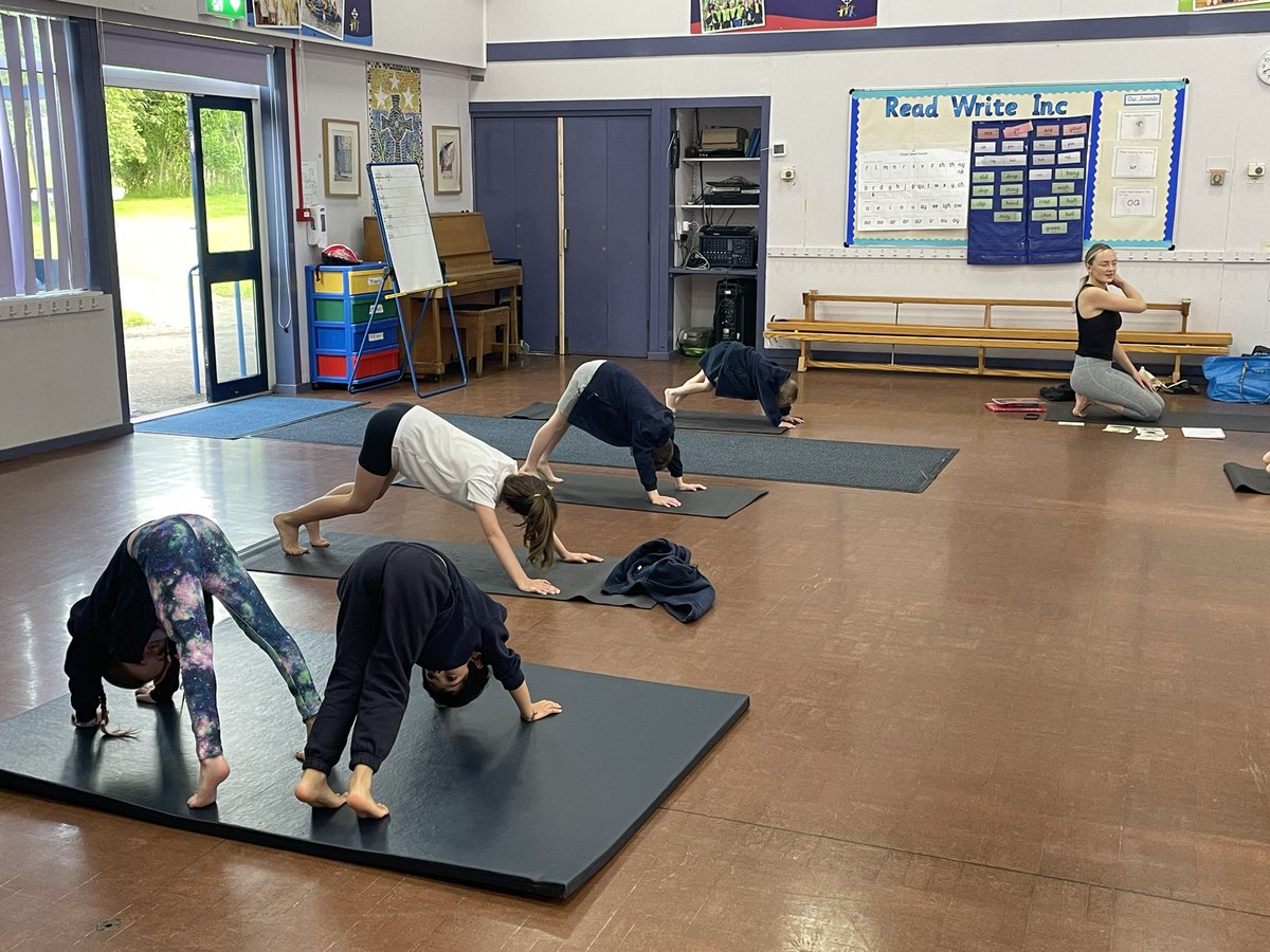 sbcps1's tweet photo. What a great way to start the day! Our Yoga club has started today with Freya from the Yoga House. 🧘‍♂️ #HealthyBodyHealthyMind #FitForLearning https://t.co/QAS13YDy4o