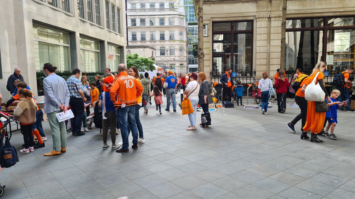 BroadStreetWard's tweet photo. "Austin Friars - Your Public Space", an article in this month's Ward Newsletter calls for ideas - https://t.co/Ty6uUIPw3m https://t.co/tqh3uHOCv9