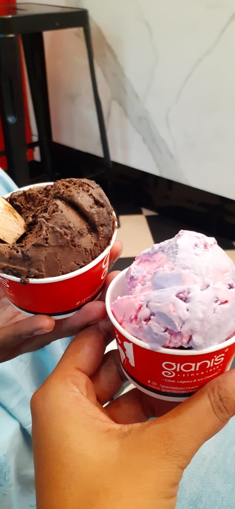 richa2041's tweet photo. Cotton candy or belgian chocolate😀 https://t.co/ZsUKu2FsVn