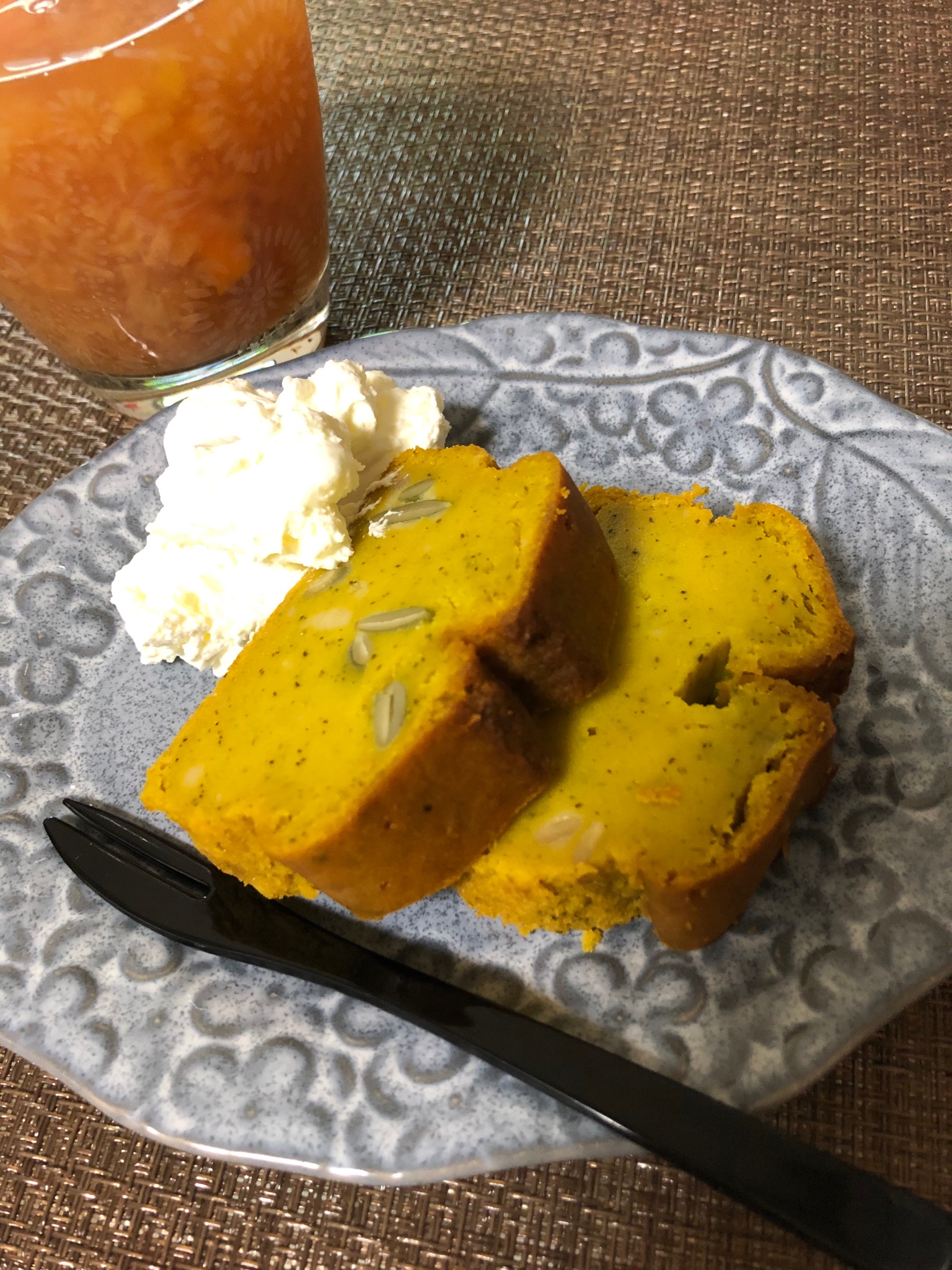 Beth 今日のおやつ カボチャのパウンドケーキ 前に茹でて冷凍したカボチャあるの思い出して ひまわりの種とカボチャ の種入りのパウンドケーキ作ってみた カボチャが多めだったから好みのサックリ系ではなくしっとり系になったのが残念 W 生 Beth 今日のおやつ カボチャのパウンドケーキ 前に茹でて冷凍したカボチャあるの思い出して ひまわりの種とカボチャ の種入りのパウンドケーキ作ってみた カボチャが多めだったから好みのサックリ系ではなくしっとり系になったのが残念 W 生