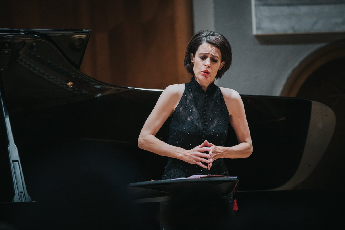 Soprano Rachel Harnisch in performance at the Yehudi Menuhin Forum in Berne during the recent GAIA Music Festival.
Photo: Sara Timar