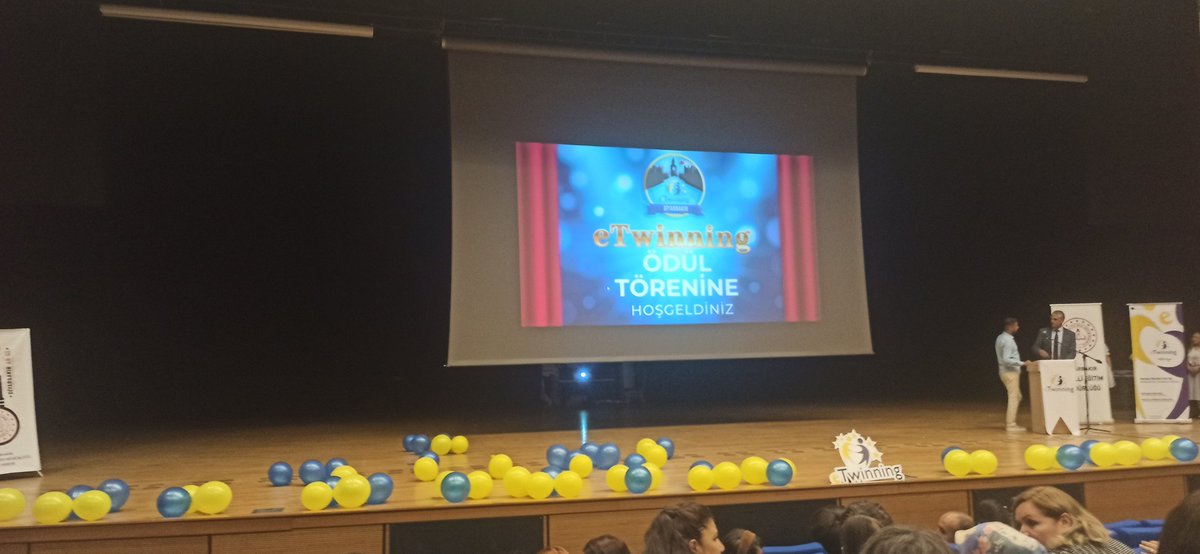 sultanbayhan21's tweet photo. Vee büyük gün 🥇🏆 @tretwinning @eTwinningdyrbkr https://t.co/L1kx5ct1LC