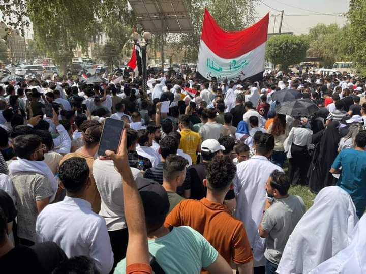 Justa9990's tweet photo. #ثوره_خريجي_الصحه
الله يكون بعونهم وان شاءالله منصورين ويارب ترجعون سالمين ربي يحفظكم https://t.co/NxIgtYAXfv