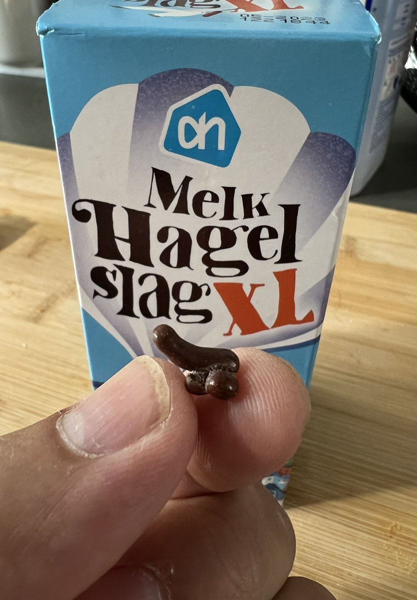 Zeg <a href="/albertheijn/">Albert Heijn</a> als dit XL is, maken jullie mij wel een beetje onzeker.