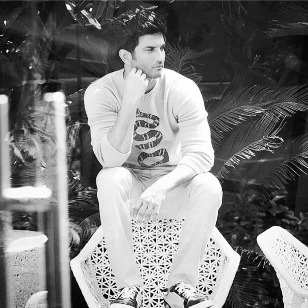Like a Comet 
Blazing 'cross the evening sky
Gone too soon
 #SushantSinghRajput 💜
<a href="/itsSSR/">Sushant Singh Rajput</a>