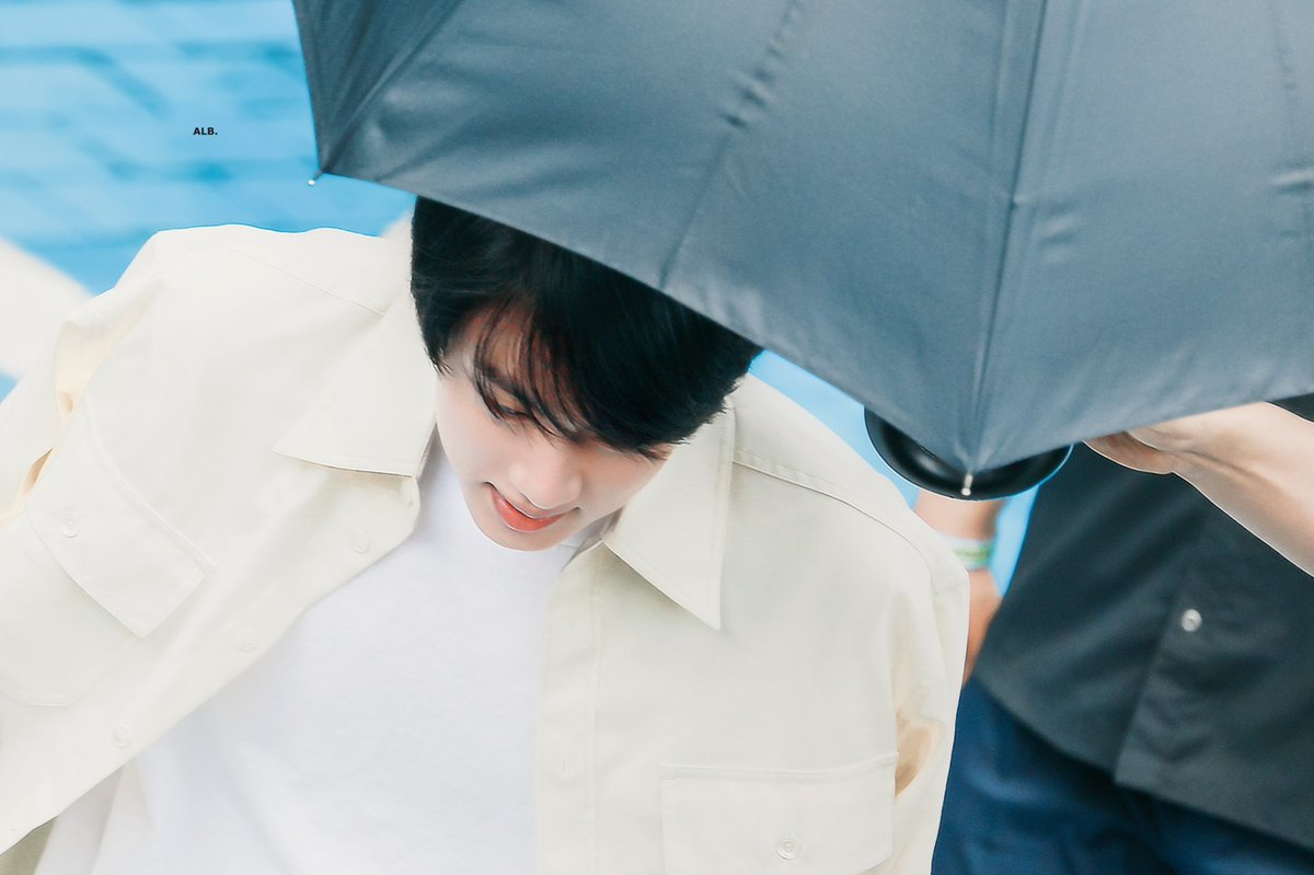 ALittleBraver92's tweet photo. 220613 #방탄소년단진 #김석진 #석진 #진 #BTSJIN #JIN @BTS_twt https://t.co/WAuUZrLlmz