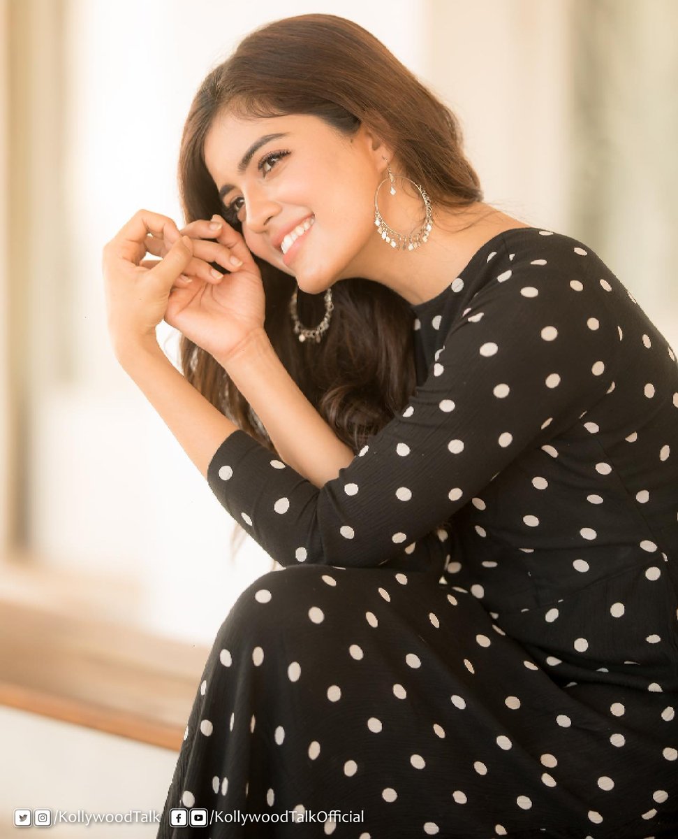 KollywoodTalk's tweet photo. @amritha_aiyer 

#kollywood #kollywoodTalk #Actress #ActressLife #Celeberity #amritha_aiyer #cutegirl #singappen #tamilgirls #amritha_aiyer https://t.co/u024qiY7lN