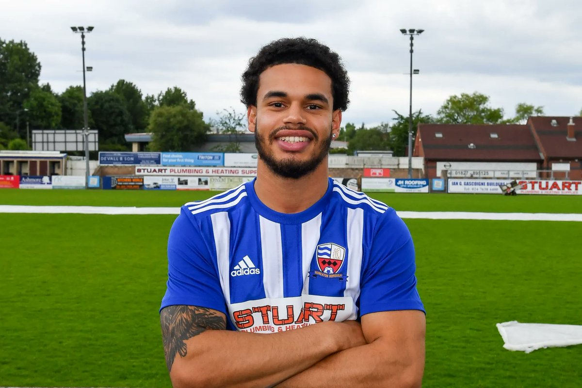 NuneatonTFC's tweet image. 𝗥𝗘𝗔𝗗𝗬 𝗧𝗢 𝗠𝗔𝗞𝗘 𝗛𝗜𝗦 𝗠𝗔𝗥𝗞 ❌

Welcome back, Chukwuemeka Beejer! 🙌

#BackTheBoro