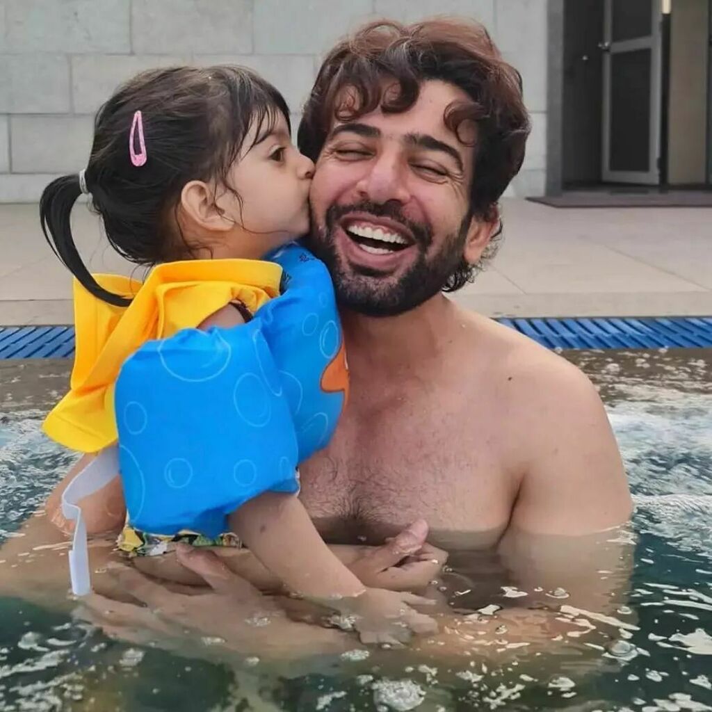 Adorable father-daughter duo!♥️
Follow @RealFirstBuzz for more such content.
#RealFirstBuzz #FirstBuzz
LIKE❤️, COMMENT 💭, SHARE💫, SAVE🏷️ My Post ✉️ 
.
.
.
.
.
#JayBhanushali #TaraBhanushali 
@ijaybhanushali @tarajaymahhi #jaybhanushali #tarabhanushal… instagr.am/p/CexwquosnMI/