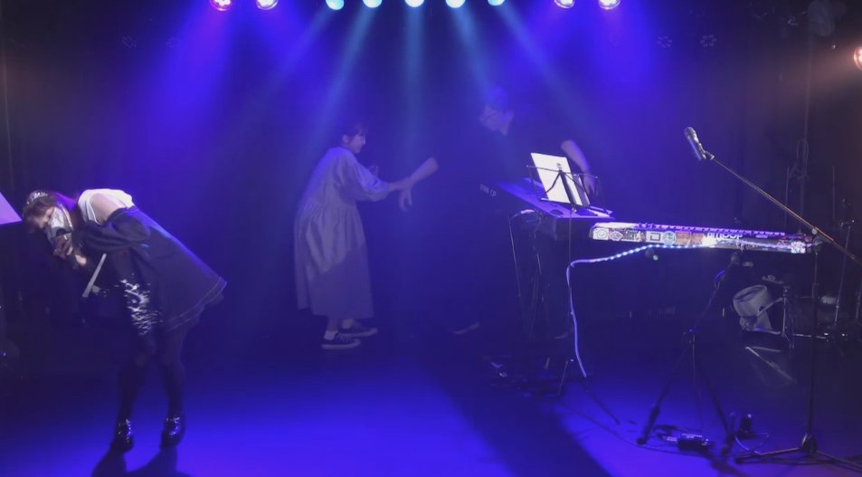 jmo8294's tweet photo. #小熊あやめ
2022-06-13 池袋mono
シンセ祭りリターンズ vol.2
혼란스럽지만 정말 즐거운 라이브였습니다.
욧츠짱의 모창 한번더 해주지않을까?
기대를 하곤 했었는데 다시볼수있어서
정말 좋았습니다^^👍
#discharge
#Aimingonionstory
#HEARTGATE https://t.co/FdFRW9Qp9Q