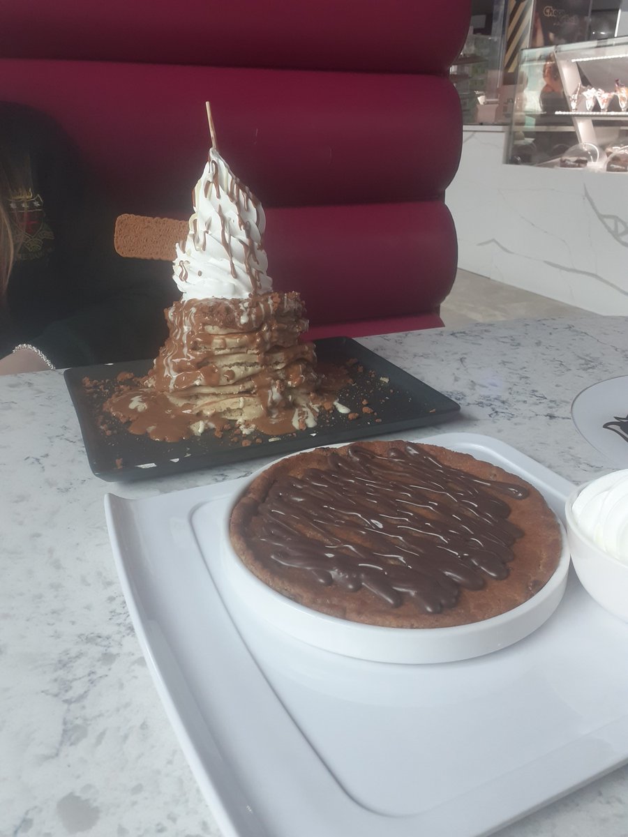 SheffYoungC's tweet photo. Our direct team have been busy going to lots of fun places for 121s with the young people they support! Pizza hut, Bouldering at @climbinghangar, pottery painting @firedarts &amp; delicious desserts at @Rassams2012 to name a few! #Wedomore #youngcarers https://t.co/kG1rdVW50Y