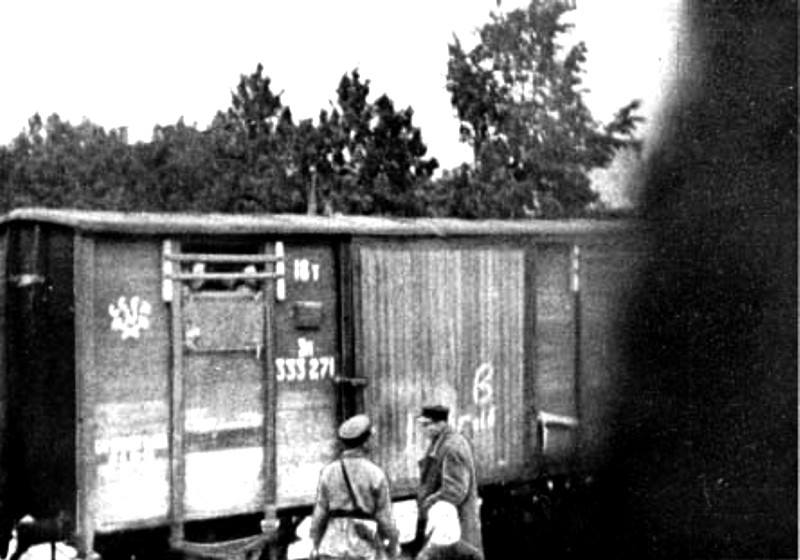 estembassyuk's tweet photo. Today marks 81 years since the June deportations carried out by the Soviet forces. Over 10,000 people from Estonia were forcibly deported to Siberia. #WeRemember #NeverForget
#StandWithUkraine https://t.co/PzbhmOWGVR