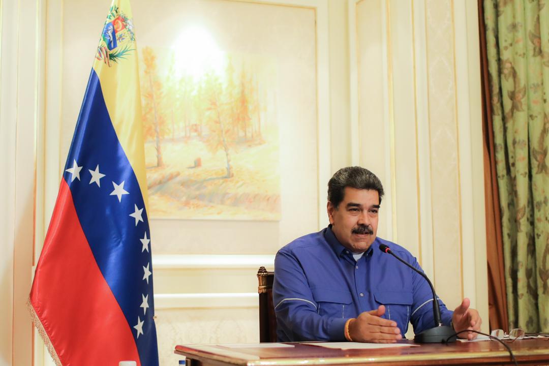 NicolasMaduro's tweet photo. Ante las situaciones adversas, el apoyo más grande que tenemos es el del Poder Popular. El pueblo consciente, organizado, movilizado y generando soluciones con creatividad en cada territorio y comunidad del país, tomando medidas preventivas, en unión cívico-militar y policial. https://t.co/5U0U2Zdf21