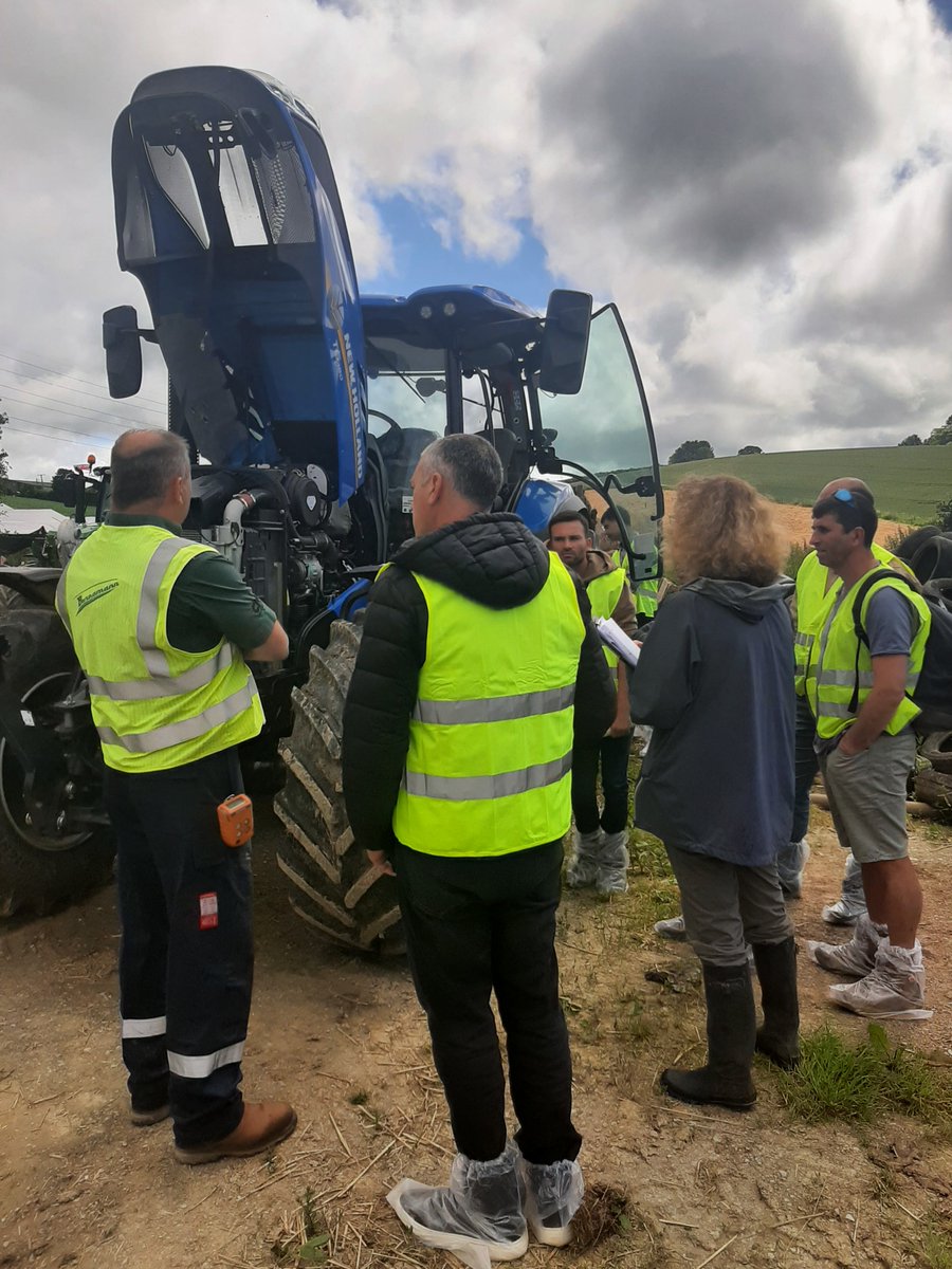 Jour 1 – Délégation ABCD 
Visite de la ferme de Trevorder, où l’entreprise Bennamann produit du biogaz à partir du méthane provenant de la fosse à lisier. 
Visite de Future Farm, la ferme expérimentale du <a href="/DuchyCollege/">Duchy College</a> où se tiennent les essais d’ABCD sur le régime des vaches.