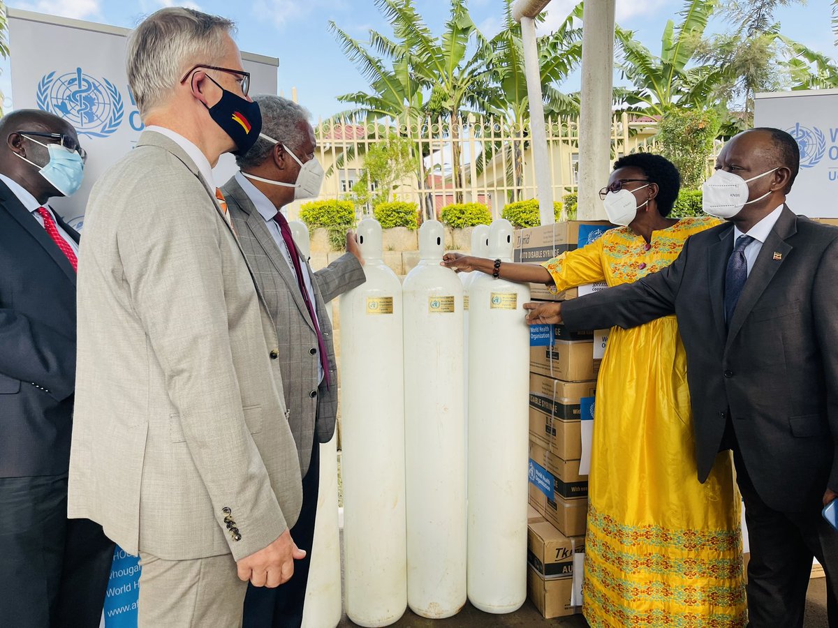 JaneRuth_Aceng's tweet photo. This morning, on behalf of the COVID-19 National Task Force, I received 2,800 oxygen cylinders and 48M syringes 💉 from @WHOUganda and the Government of Germany to support the COVID-19 response. This will go a long way in boosting health service delivery in the country. https://t.co/vq3HnR7Luc