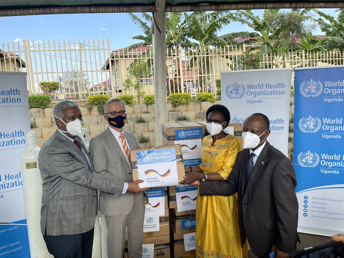 JaneRuth_Aceng's tweet photo. This morning, on behalf of the COVID-19 National Task Force, I received 2,800 oxygen cylinders and 48M syringes 💉 from @WHOUganda and the Government of Germany to support the COVID-19 response. This will go a long way in boosting health service delivery in the country. https://t.co/vq3HnR7Luc